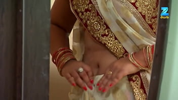 Sizzling Hindi Tv Star Flaunts Her Sexy Navel