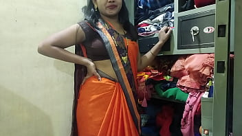 Housewife’s Sari Off And Pussy Pounding Hindi Audio