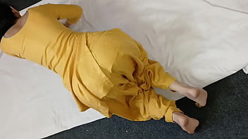 Auntie’s Voluptuous Round Ass Hindi Sex Tape
