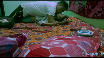 Desi Indian Babes’ Steamy Affair Goes Viral!