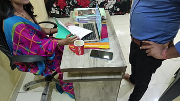 Indian Milf Gets Nailed By Office Boy With Hindi Moans
