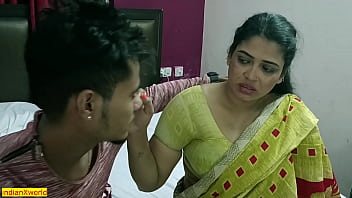 Desi Bhabhi Gets Steamy With Tv Mechanic In Her Bedroom!