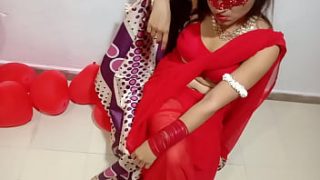 Newlywed Indian Bride In Red Sari Pleasing Her Desi Husband On Valentine’s Day – Full Hindi Xxx