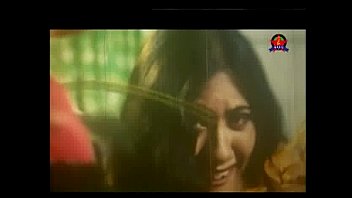 Hot Bengali Garam Masala Dance Video (1)