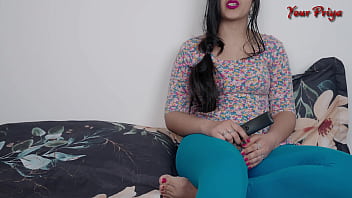 Desi Sexy Stepsister Gets Wet Seeing A Hard Cock In Hindi Audio