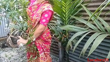 Desi Bhabhi Gets Ravaged By Devar In Red Saree Outdoor Fuck Fest