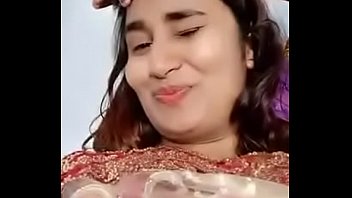 Swathi Naidu Seductively Draped In A Saree