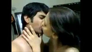 Sonia Bhabhi And Sunny’s Passionate Indian Makeout Session