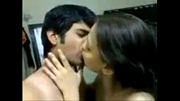 Sonia Bhabhi And Sunny’s Passionate Indian Makeout Session