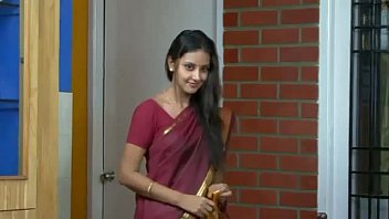 Sultry Telugu Aunty’s Steamy Romance In 360p